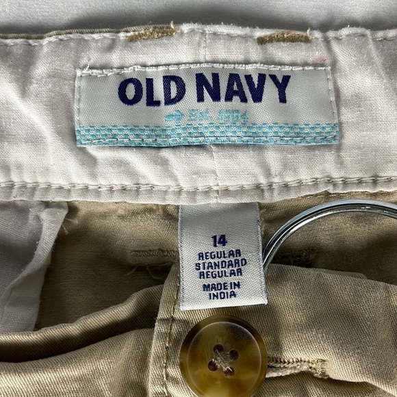 Old Navy Khaki Colored Shorts Womans Size 14 Regular - Picture 3 of 7